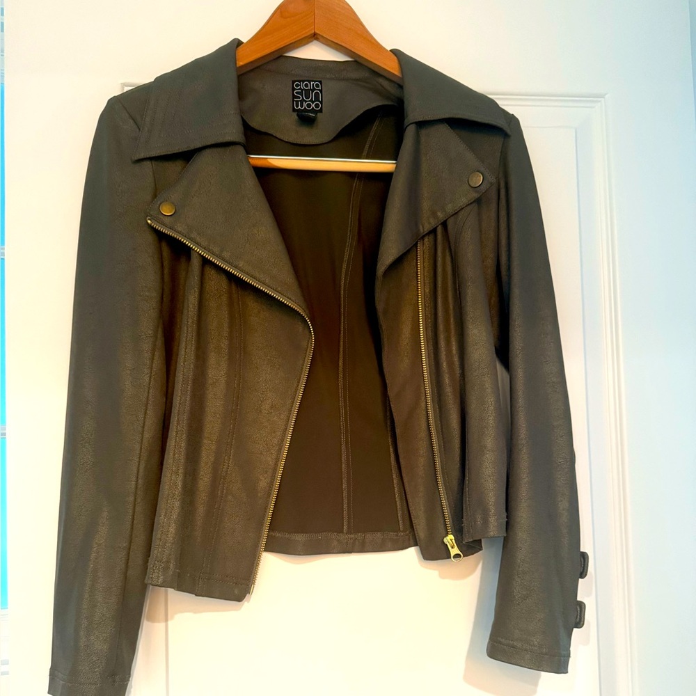 Clara Sunwoo 
Dark green color
Size: XS